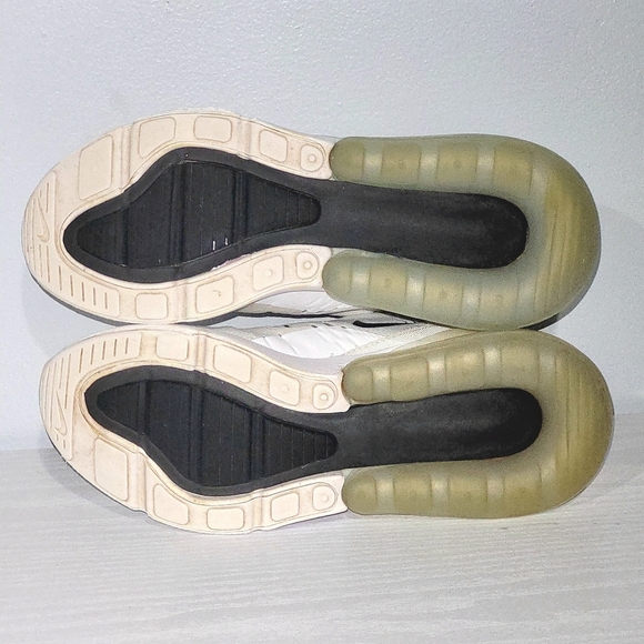 Women's Nike Air Max 270 Running Shoe Sneakers - Picture 15 of 15